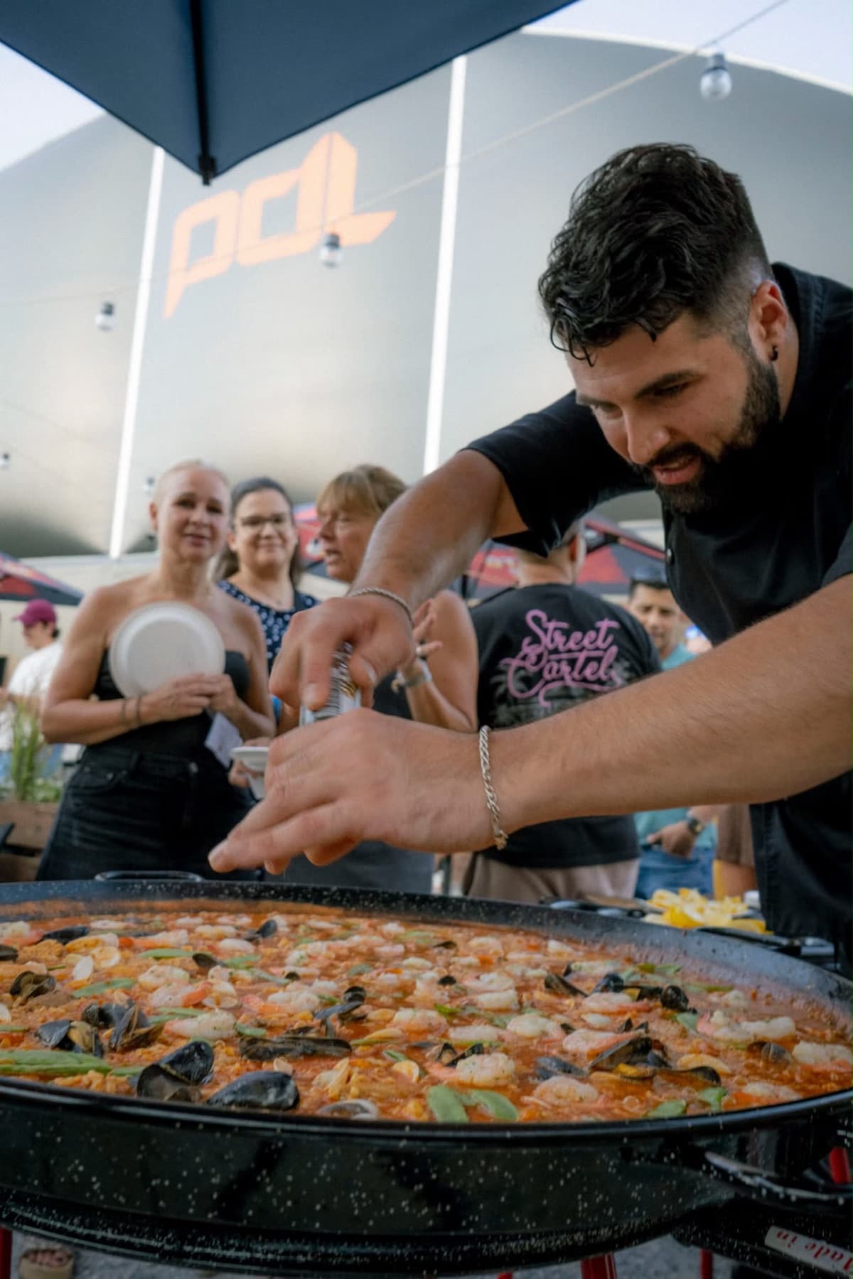 Frisch zubereitete Paella beim PDL-Event